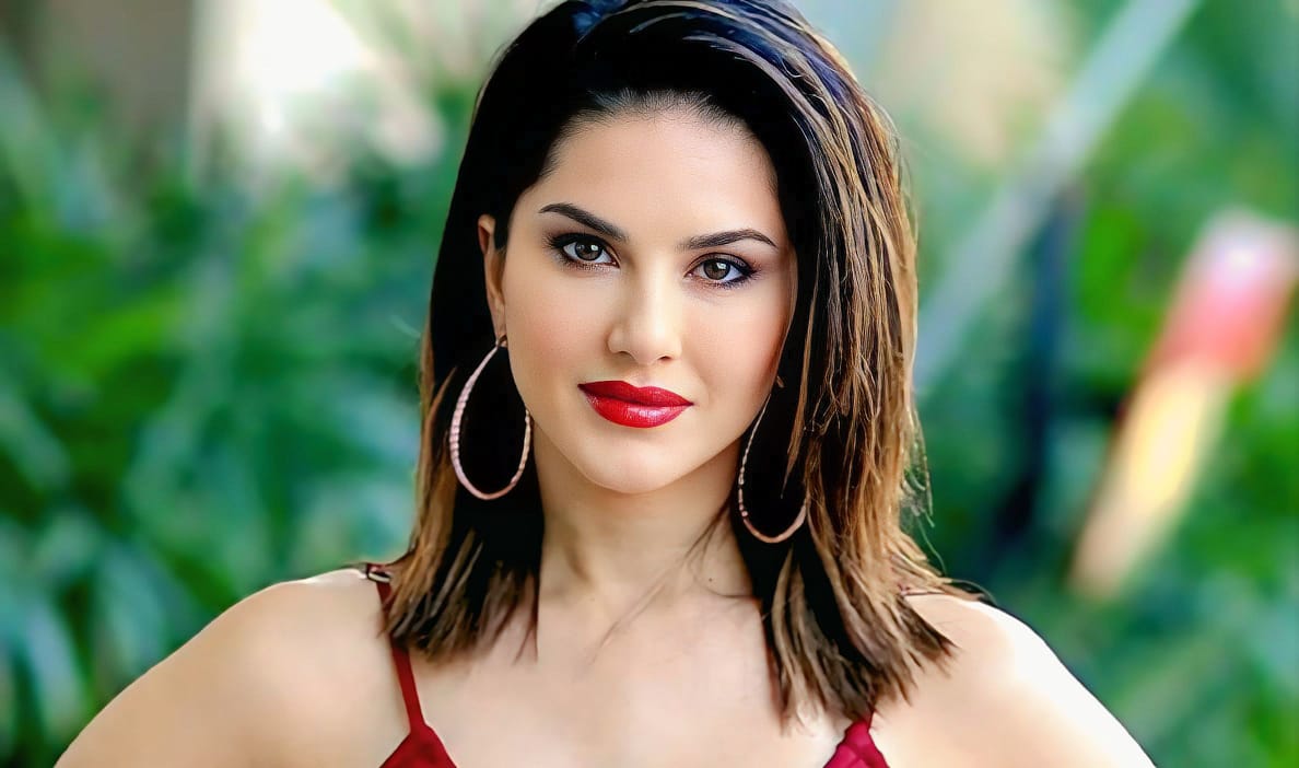 Sunny Leone Biography