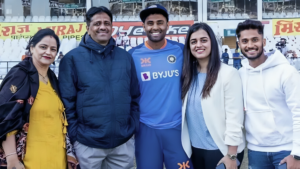 बैट्समैन सूर्य फैमिली