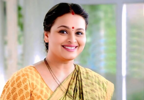 Shilpa Shirodkar Biography