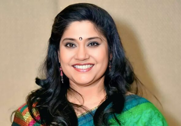 Renuka Shahane biography