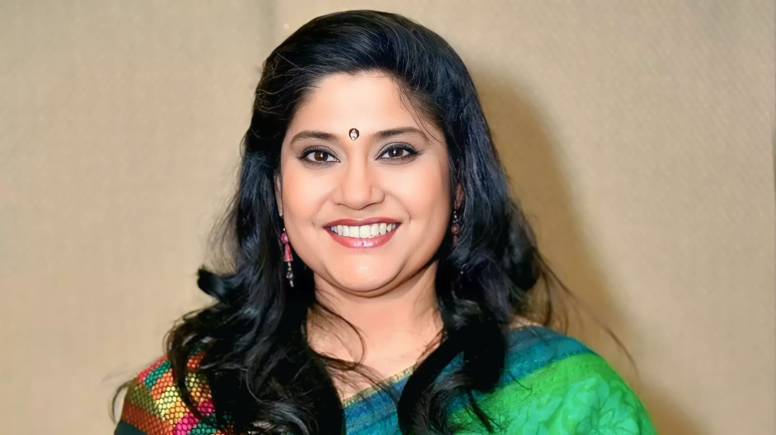 Renuka Shahane biography