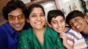 रेणुका शाहणे फैमिली